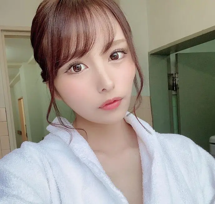 伊藤舞雪(Mayuki Ito)个人资料简介及作品写真图片(图4)