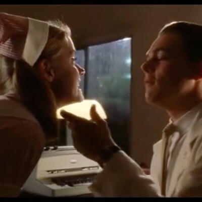 护士脱了衣服里面内衣的样子图片(图2)