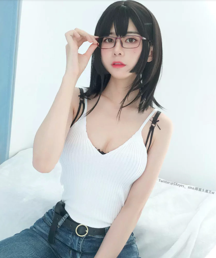 眼酱大魔王w，那个“w”到底是什么意思呢？谜团待解啊